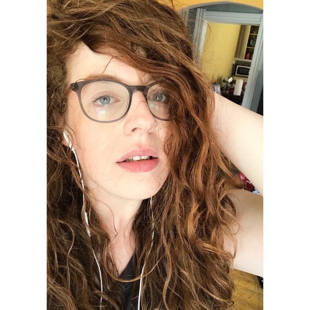 Meet your Posher, Emily